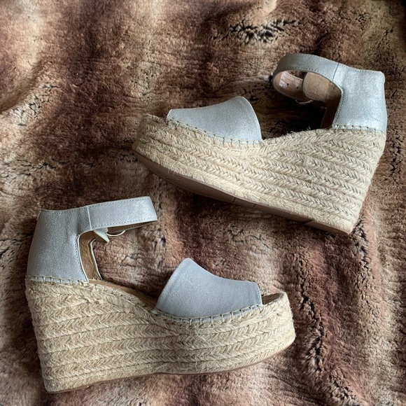 Marc Fisher Alida Ankle Strap Espadrille Wedge Sandal - Picture 6 of 11
